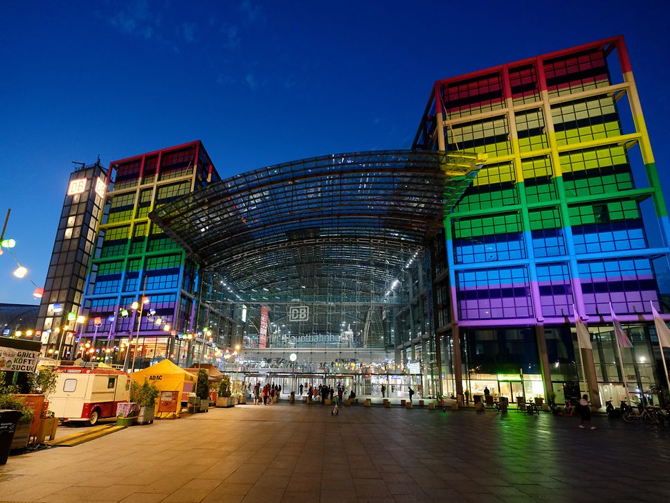 Berlin Hbf bunt