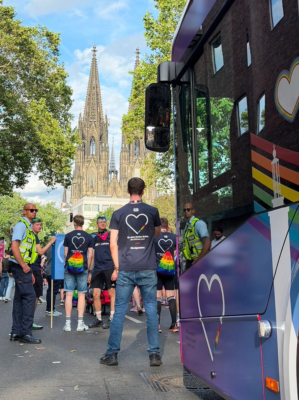 railbow beim CSD Köln 2026ln Bus 1