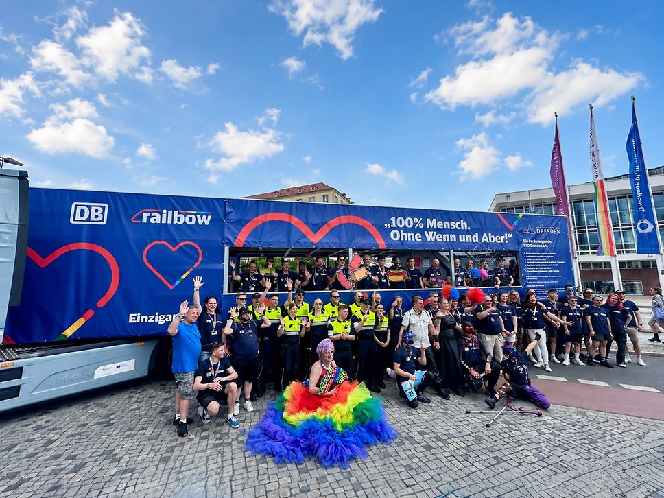 railbow, DB Sicherheit und Unterstützer:innen beim CSD Dresden 2026